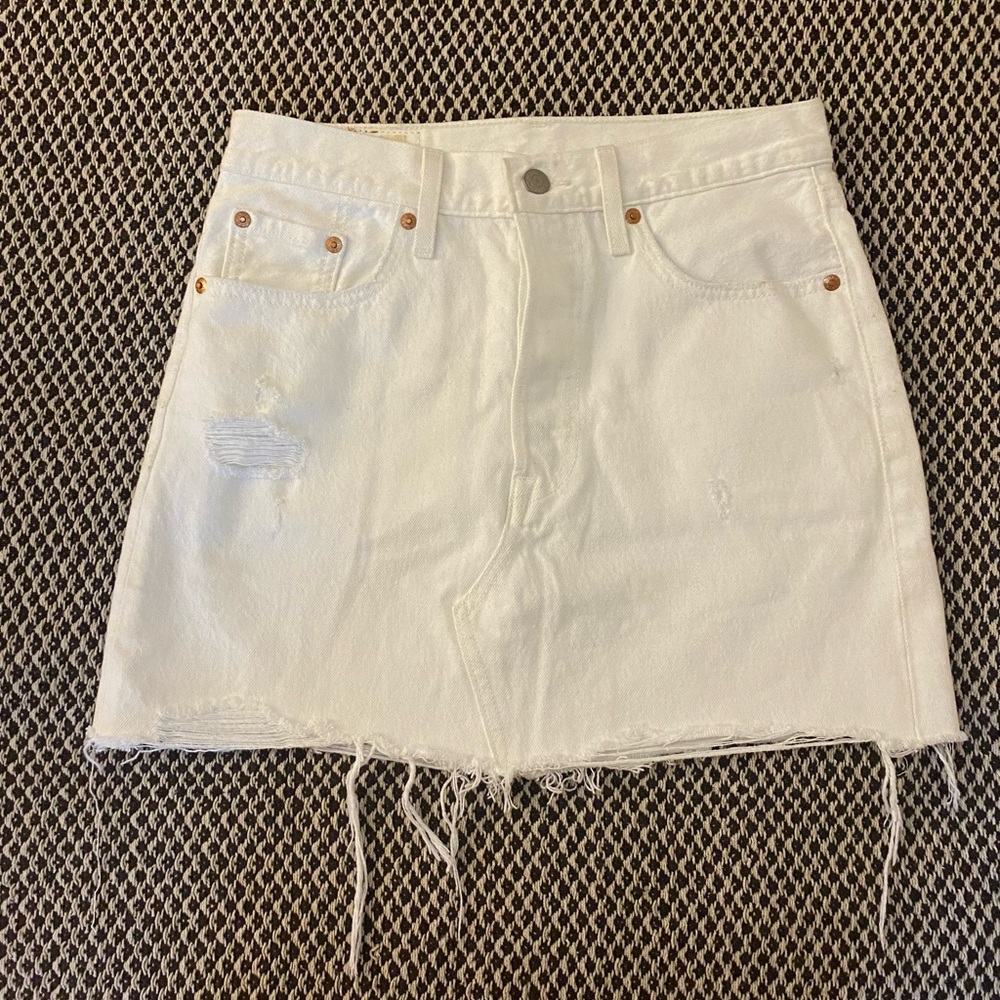 Levi’s mini skirt